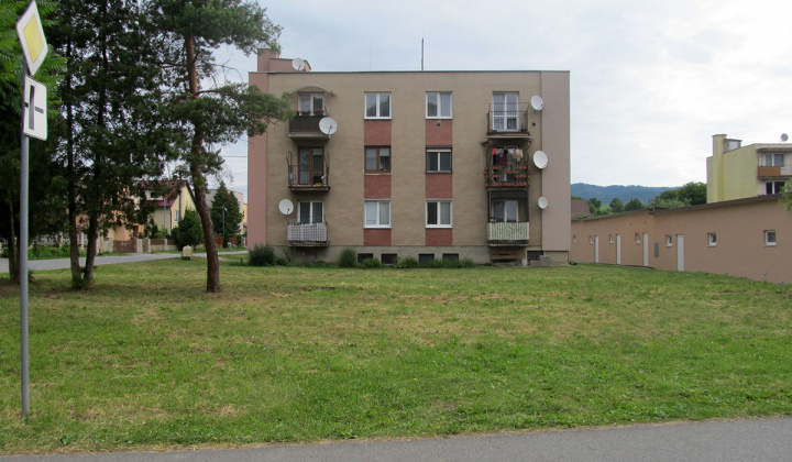 12. fotografia fotogalérie Dokončenie detského ihriska na ul. Školskej